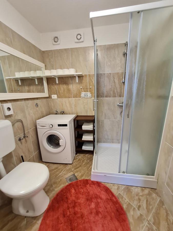 Holiday Home "Mala Kuca " With Heated Pool Póla Kültér fotó