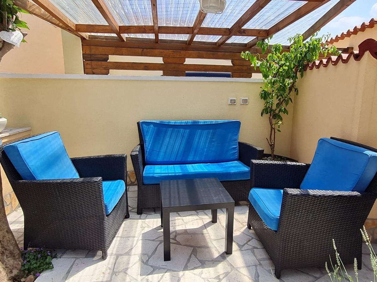 Holiday Home "Mala Kuca " With Heated Pool Póla Kültér fotó
